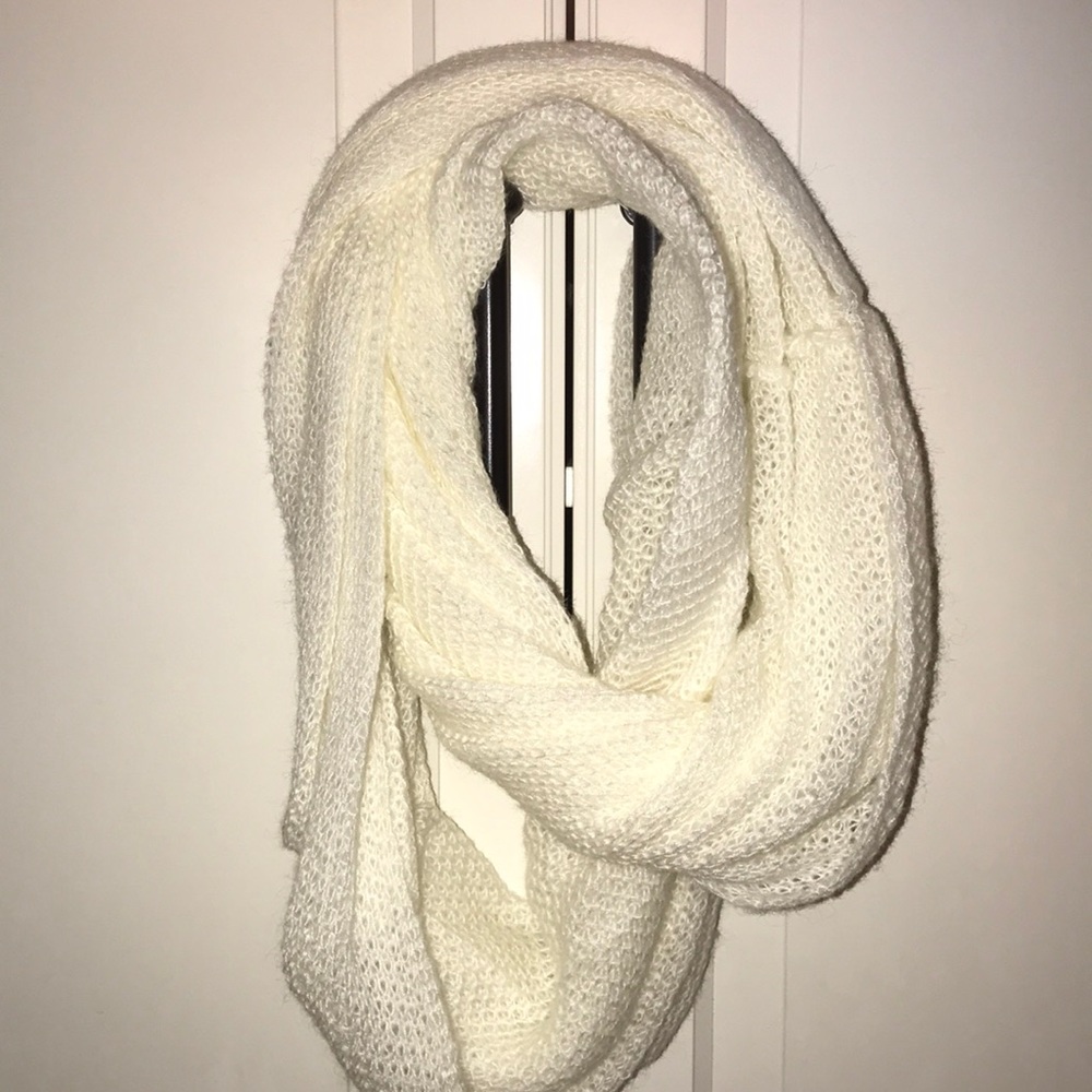 knitted infinity scarf
